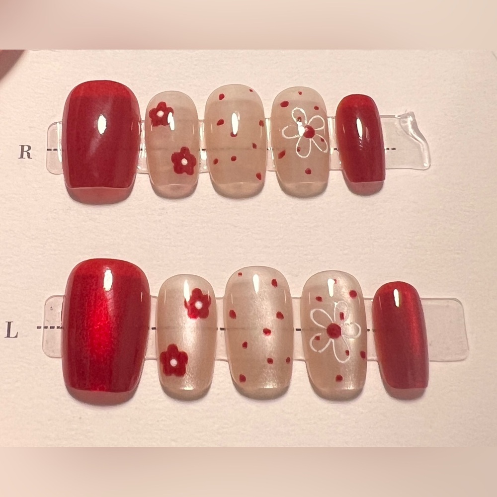 Small red flower nail art（XS）